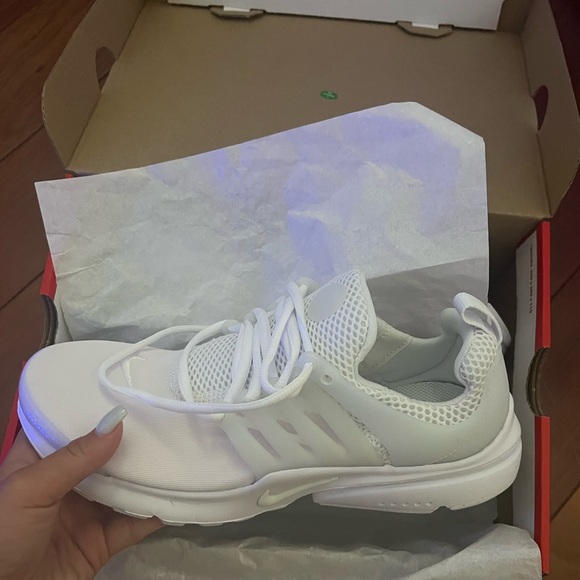 Nike Prestos - Picture 2 of 3